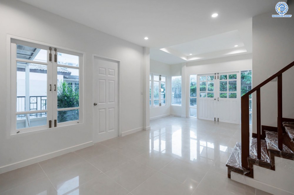 บ้านมือสองตกแต่งใหม่ โครงการ ดรีมเพลส สวนผัก ทาวน์เฮ้าส์หลังมุมพื้นที่กว้าง 28.5 ตร.ว. ฟังก์ชัน 3 ห้องนอน 2 ห้องน้ำ สิ่งอำนวยความสะดวกครบครัน พร้อมตอบโจทย์ทุกการเข้าอยู่ บนทำเลที่เชื่อมต่อหลายเส้นทาง ถนนราชพฤกษ์, พระราม5 และบรมราชชนนี ใกล้ทางด่วน "ศรีรัช"